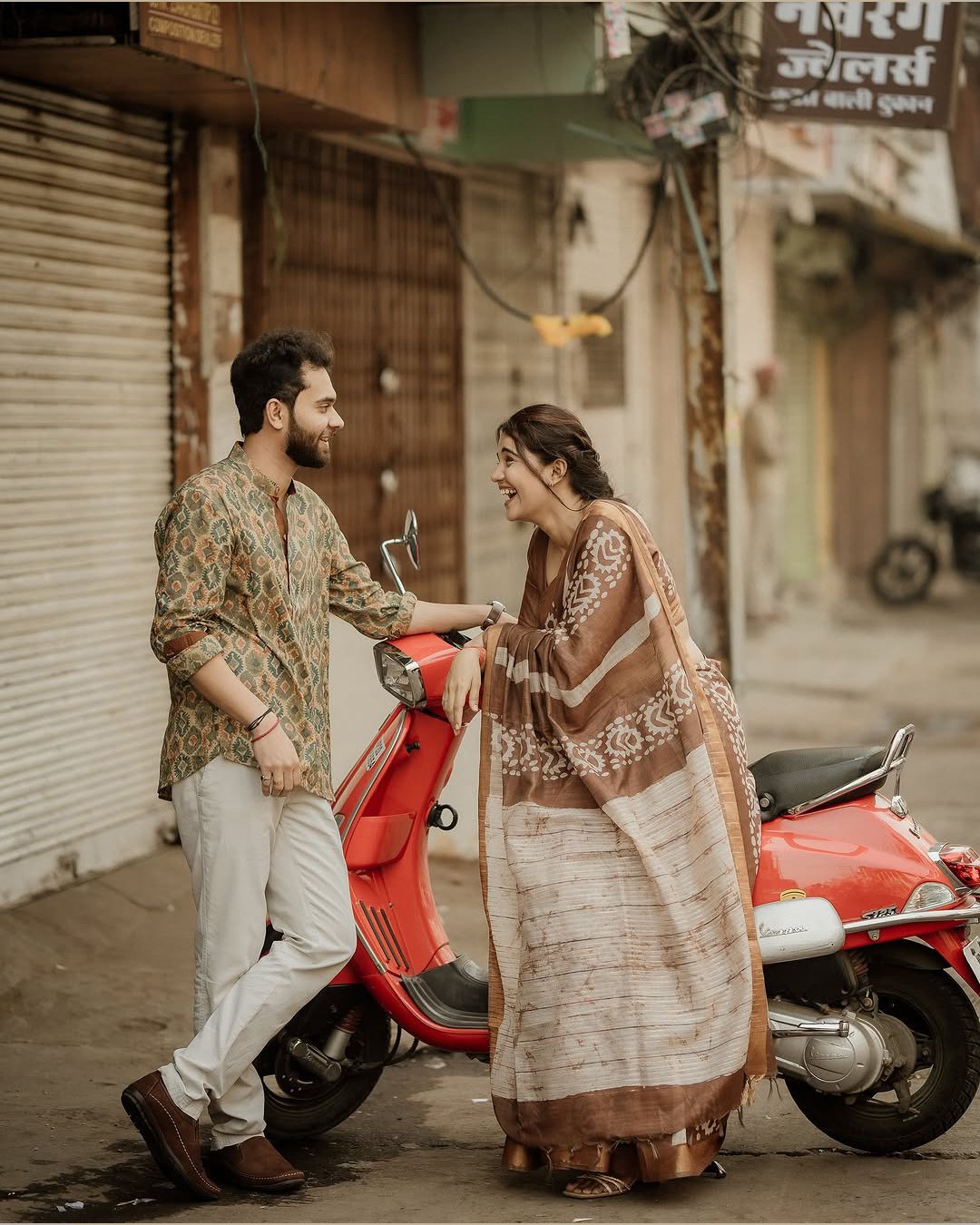 Bride getting her dupatta styled